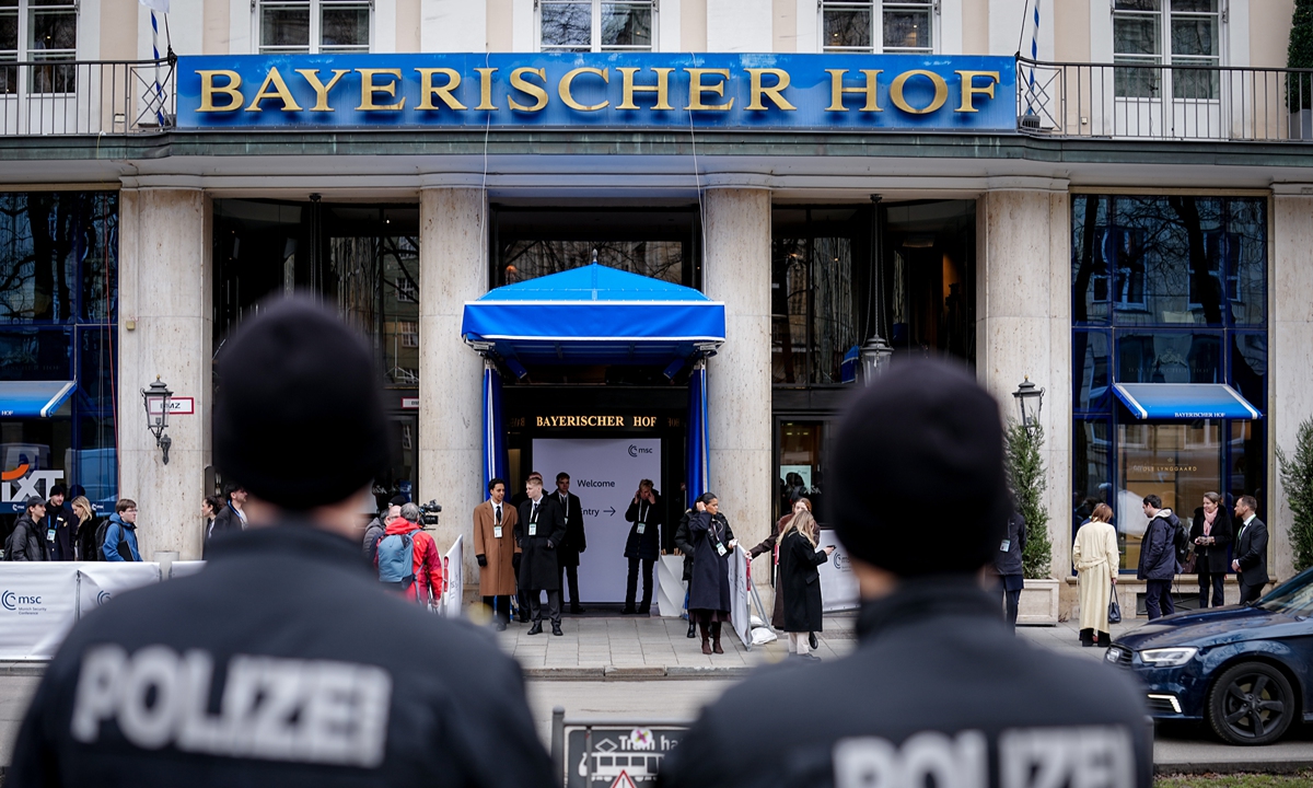 Security staffers guard the Hotel Bayrischer Hof on February 12, 2026, where the 62nd Munich Security Conference (MSC) will take place from February 13 to 15, 2026. Photo: VCG