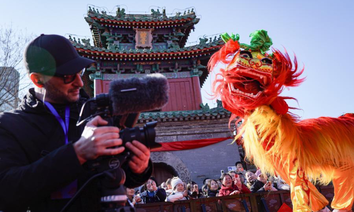 When "China travel" meets Spring Festival: intl visitors discover a richer travel experience