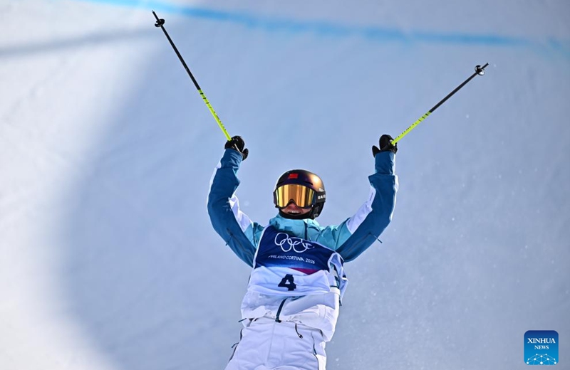 Li Fanghui of China reacts during run 1 of the freestyle skiing women's freeski halfpipe final at the Milan-Cortina 2026 Olympic Winter Games in Livigno, Italy, Feb. 22, 2026. (Xinhua/Zhang Hongxiang)