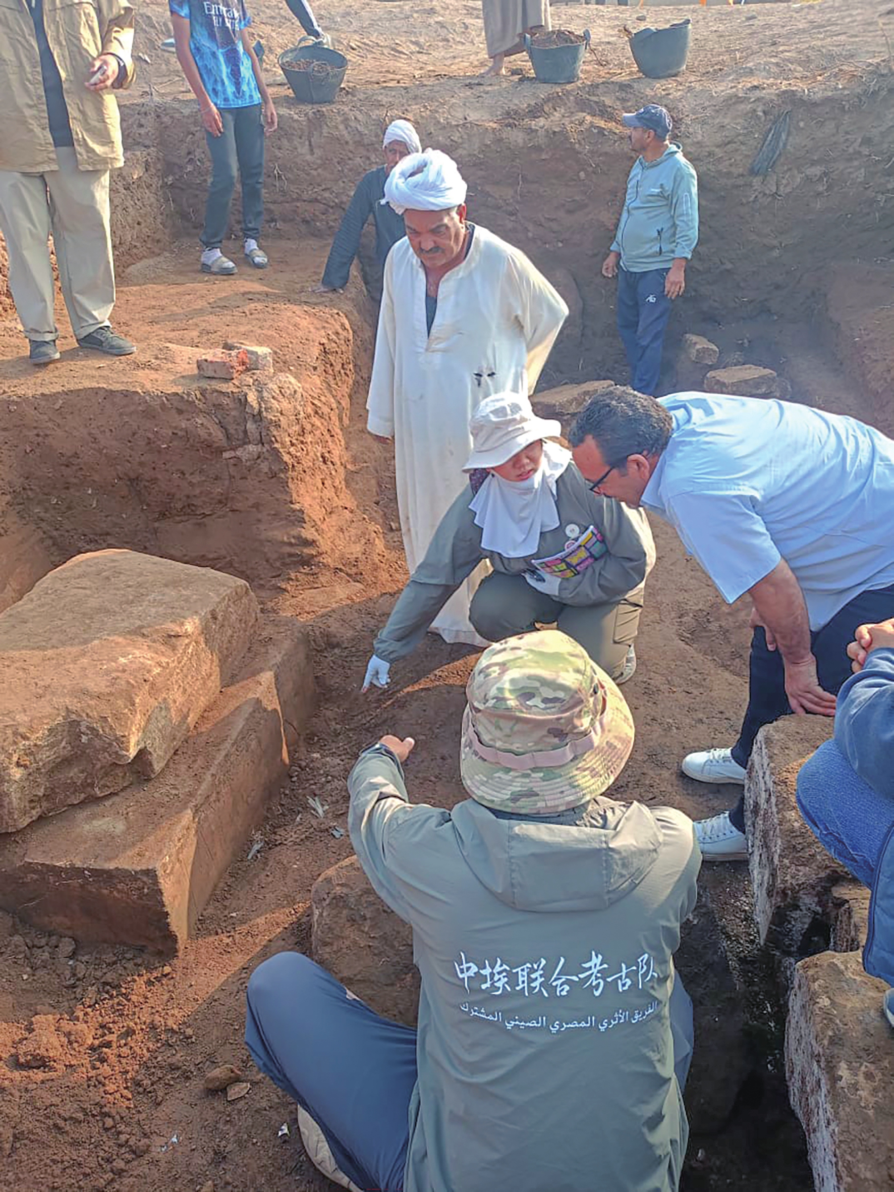 Archaeological team members work at the Tel Aziz site in Egypt. Photo: Courtesy of Chinese team of Chinese-Egyptian mission