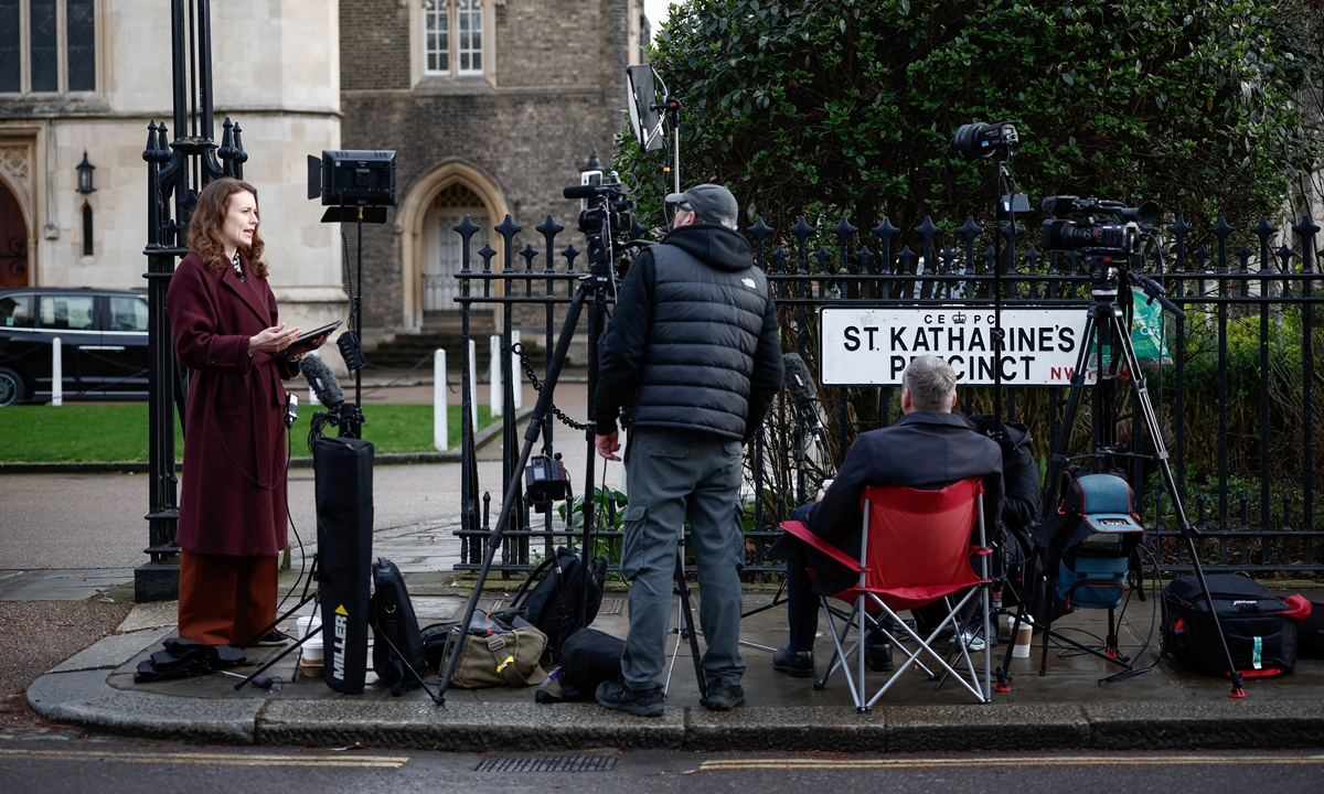 Media professionals are gathering outside the residence of Peter Mandelson, former British ambassador to the US, on February 24, 2026. Mandelson was released on bail after his arrest over claims he committed misconduct in public office due to his friendship with the convicted US sex offender Jeffrey Epstein.  Photo: IC