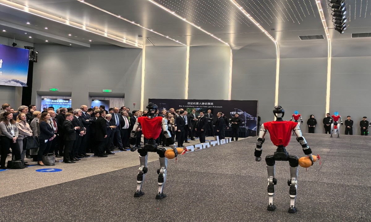 German Chancellor Friedrich Merz visits Unitree Robotics in Hangzhou, watching Wubot and robot fights