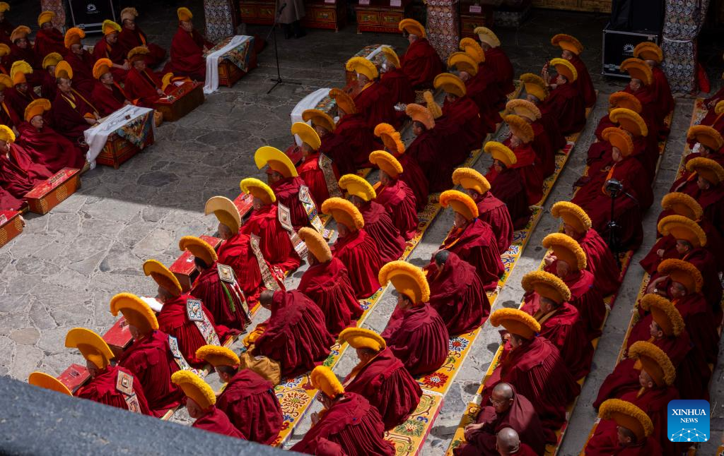 Monks attend a sutra debate and award ceremony conferring the title of Geshe Lharampa at the Jokhang Temple in Lhasa, southwest China's Xizang Autonomous Region, April 5, 2026. Thirteen monks obtained the degree of Geshe Lharampa following a sutra debate on Sunday in southwest China's Xizang Autonomous Region. Geshe Lharampa is the highest degree in the exoteric teachings of the Gelug school of Tibetan Buddhism, equivalent to a doctoral degree in modern education. (Xinhua/Tenzing Nima Qadhup)