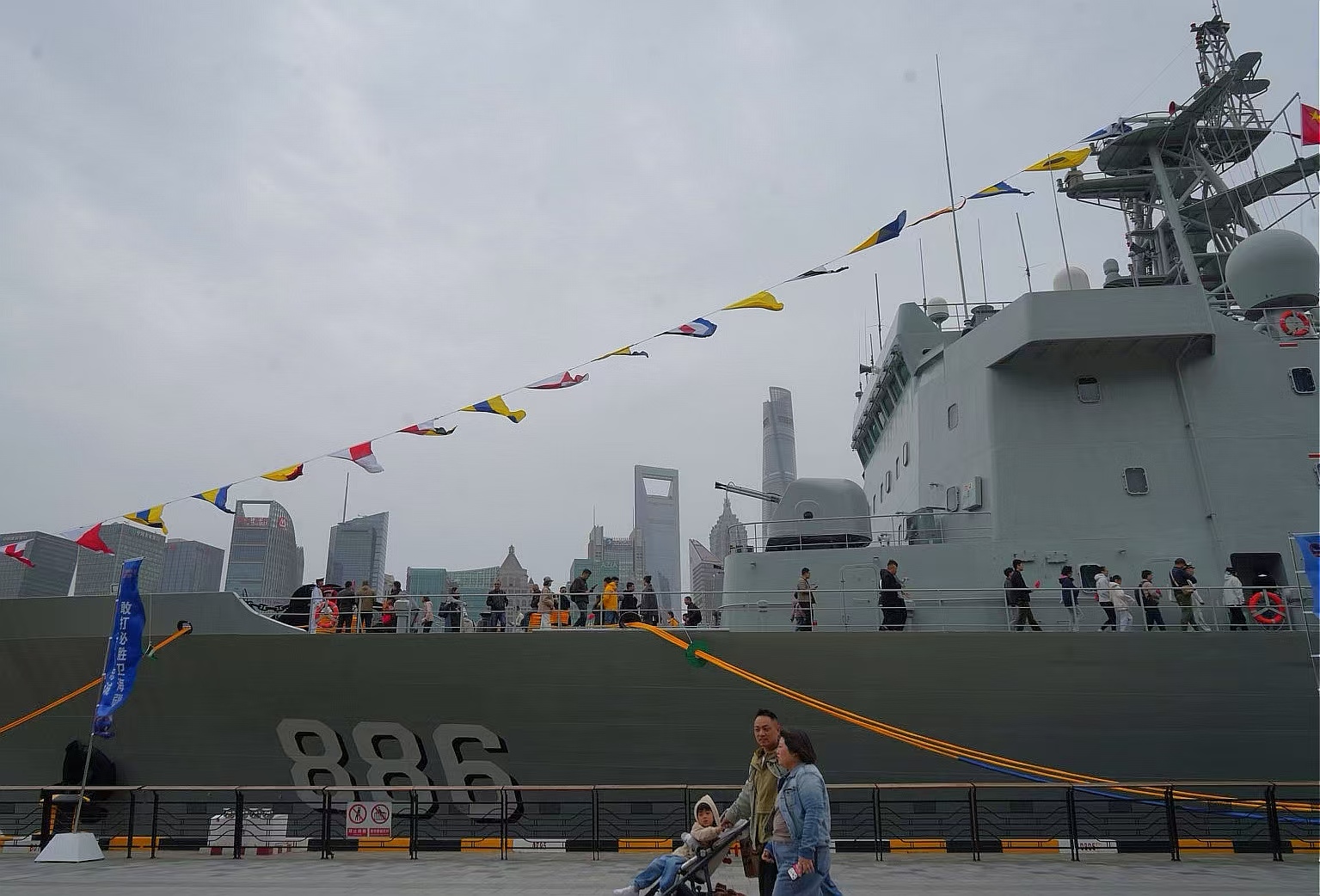 On April 21, 2026, people in Shanghai participate in open-ship events marking PLA Navy’s 77th anniversary, which falls on April 23. Photo: Lu Ting/GT