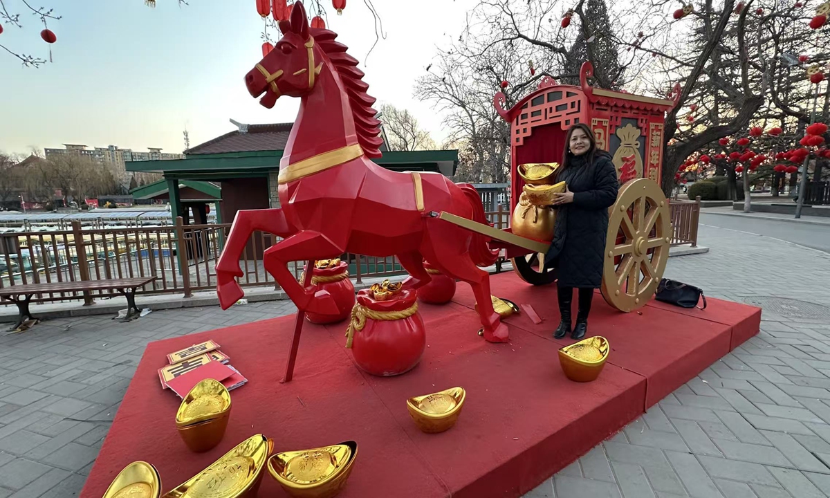 Counsellor at the Embassy of Nepal in China Sabita Nakarmi visits LongtanTemple Fair in Beijing on February 17. Photo: Courtesy of Sabita Nakarmi