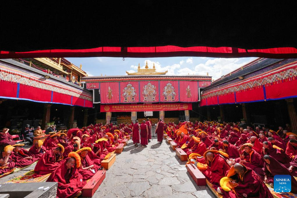Monks attend a sutra debate and award ceremony conferring the title of Geshe Lharampa at the Jokhang Temple in Lhasa, southwest China's Xizang Autonomous Region, April 5, 2026. Thirteen monks obtained the degree of Geshe Lharampa following a sutra debate on Sunday in southwest China's Xizang Autonomous Region. Geshe Lharampa is the highest degree in the exoteric teachings of the Gelug school of Tibetan Buddhism, equivalent to a doctoral degree in modern education. (Xinhua/Jigme Dorje)
