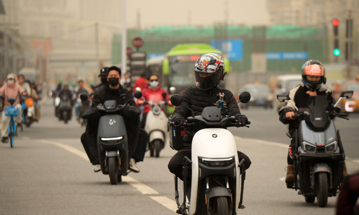 Dust weather hits Beijing on April 19, 2026. Photo: VCG