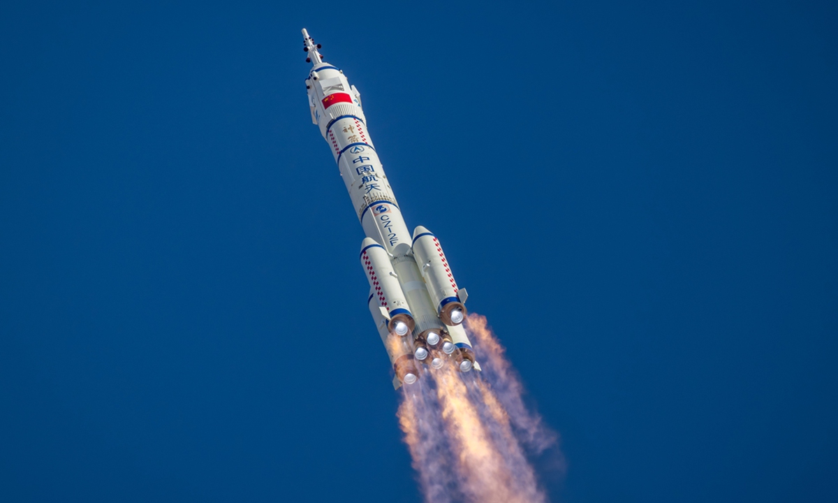 The Long March-2F Y20 carrier rocket carrying the Shenzhou-20 manned spacecraft lifts off from the Jiuquan Satellite Launch Center on April 24, 2025. Photo: VCG