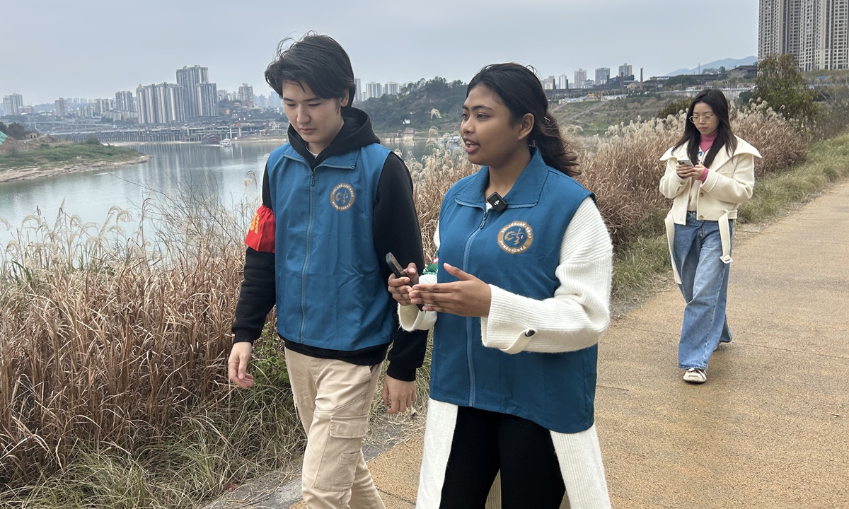 A day with foreign legislative information collector: Listening to residents, witnessing true face of grassroots democracy in China