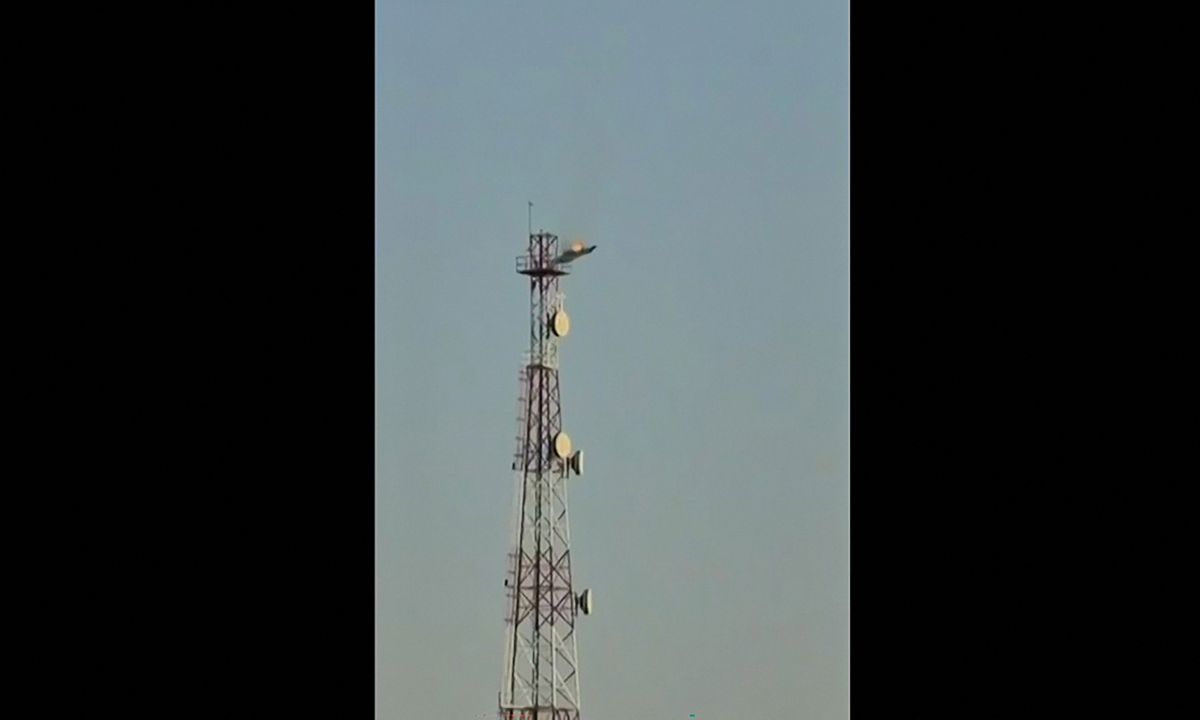 A video screenshot from social media user-generated content shows a US F-15E fighter jet crashing in Kuwait on March 2, 2026 local time. Photo: VCG