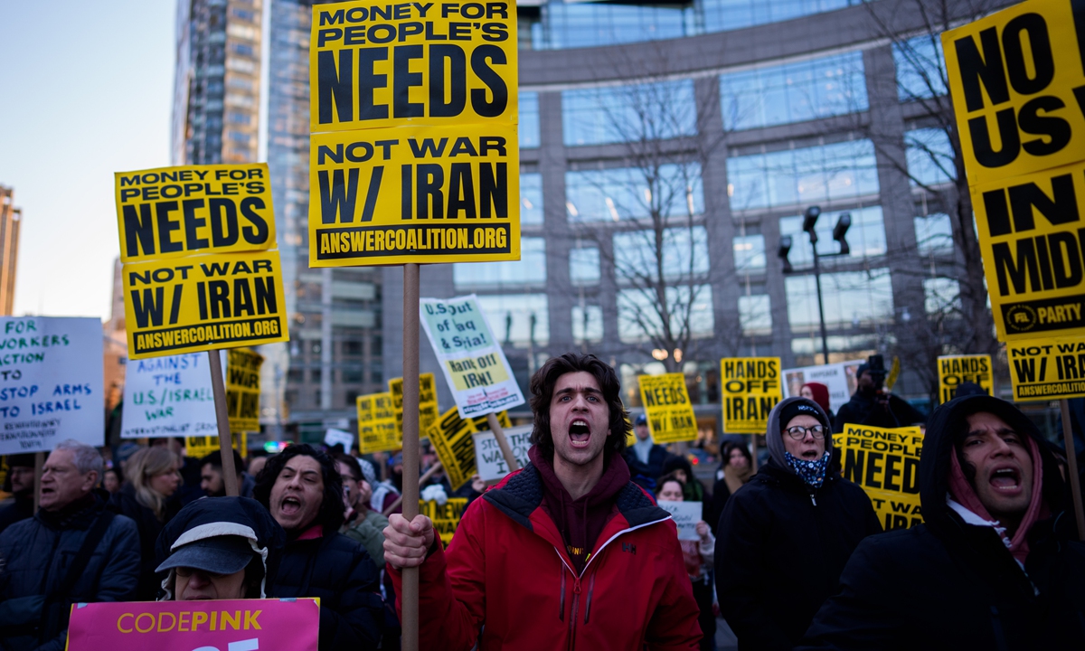 People protest against the war in Iran on March 2, 2026 in New York, the US. Photo: VCG

