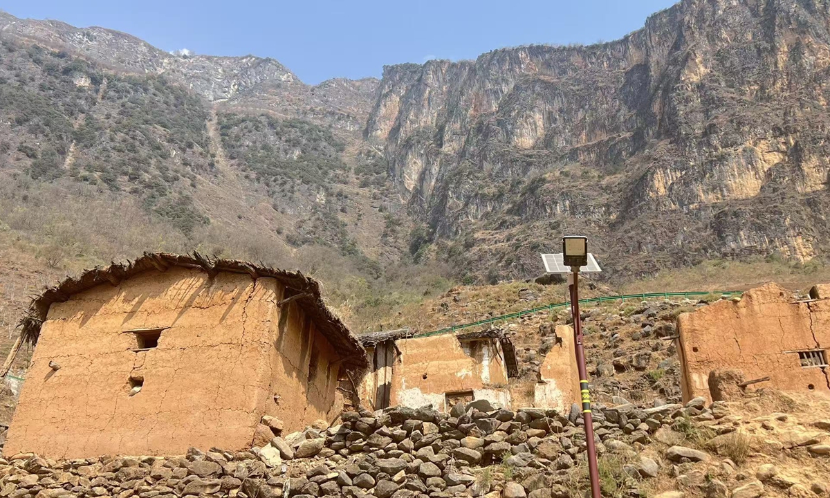 Abandoned adobe houses in the Abuluoha village, Southwest China's Liangshan region Photo: Leng Shumei/GT