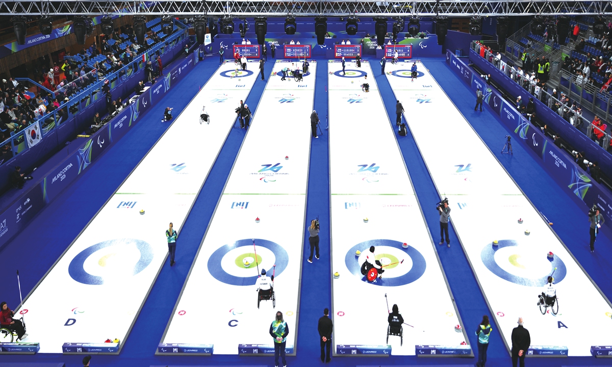 Athletes train in wheelchair curling in the Cortina Curling Olympic Stadium in Cortina d'Ampezzo, Italy, on March 4, 2026. Photo: VCG