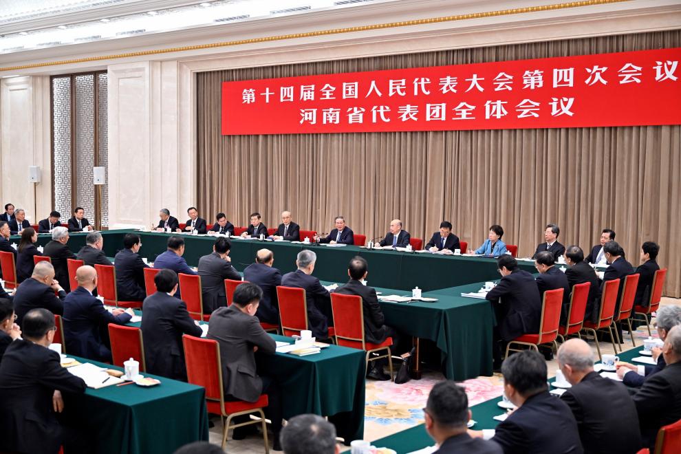 Li Qiang, a member of the Standing Committee of the Political Bureau of the Communist Party of China Central Committee and Chinese premier, joins National People's Congress (NPC) deputies from Henan Province in a group deliberation at the fourth session of the 14th NPC in Beijing, capital of China, March 6, 2026. (Photo: Xinhua)