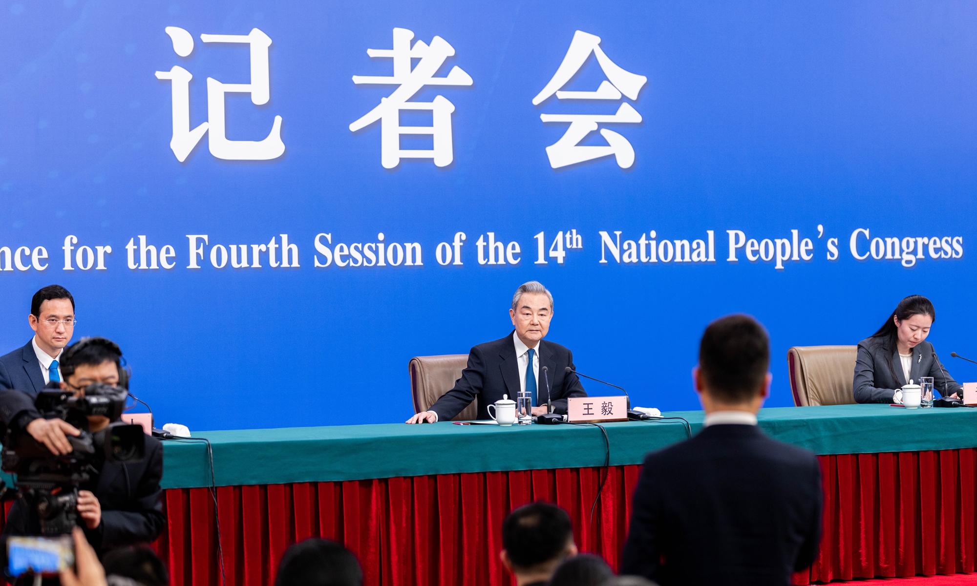 Chinese FM addresses 21 questions, pitches China's diplomatic vision in era of uncertainty