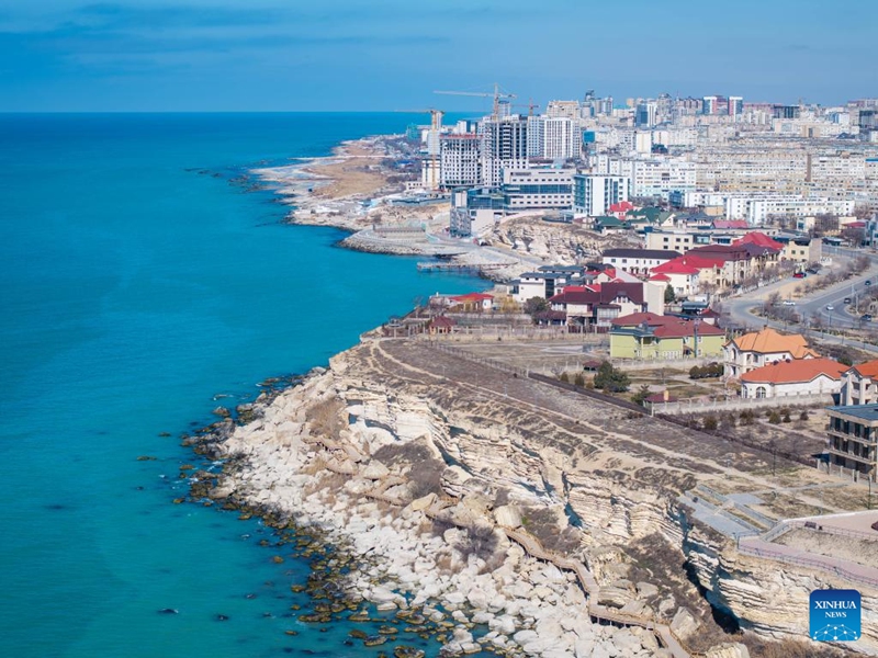An aerial drone photo taken on March 10, 2026 shows a coast scenery of the Caspian Sea in Aktau, Kazakhstan. Photo: Xinhua