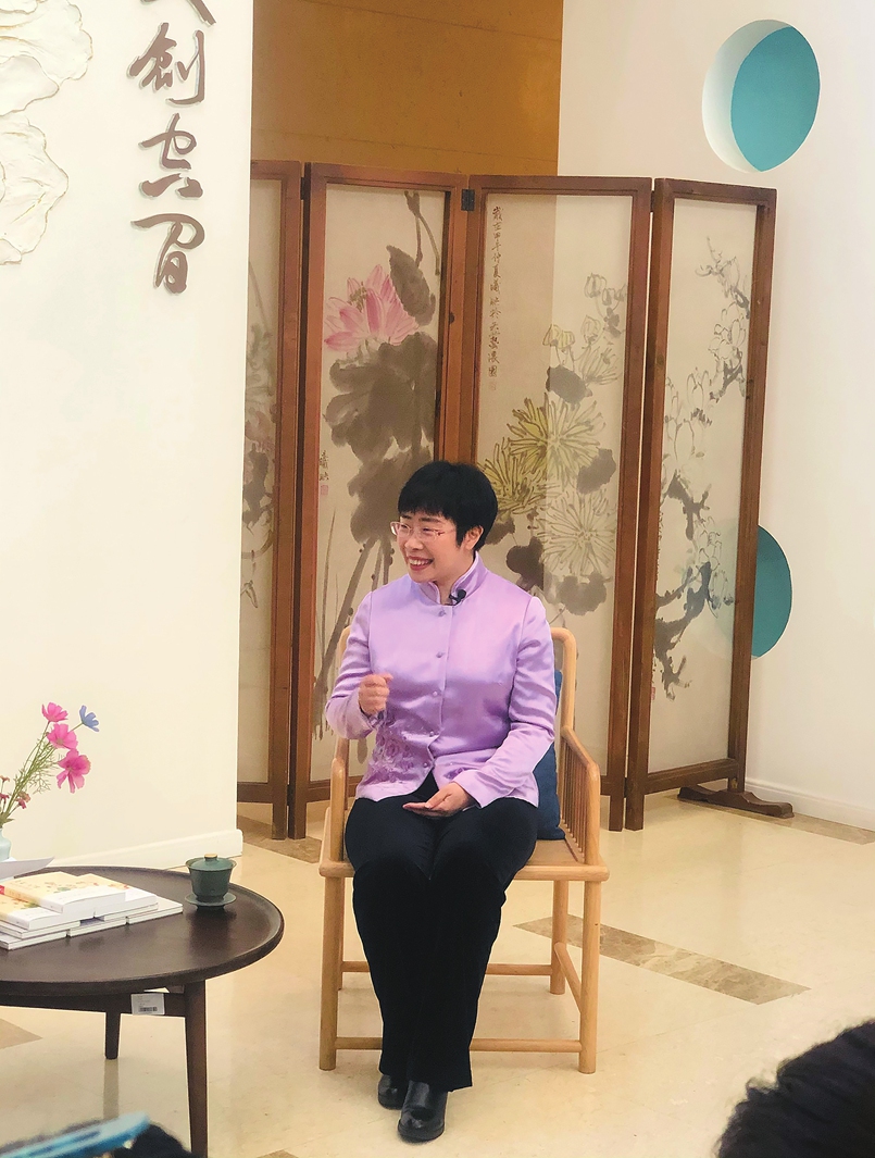 Professor Meng Man speaks at a book sharing session in Chengdu, Southwest China's Sichuan Province. Photo: VCG