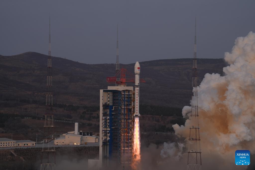 A Long March-2D carrier rocket carrying two new satellites blasts off from the Taiyuan Satellite Launch Center in north China's Shanxi Province on March 26, 2026.

The rocket blasted off at 6:51 a.m. (Beijing Time) and sent the pair of satellites, Siwei Gaojing-2 05 and Siwei Gaojing-2 06, into their preset orbit. (Photo by Wang Yapeng/Xinhua)