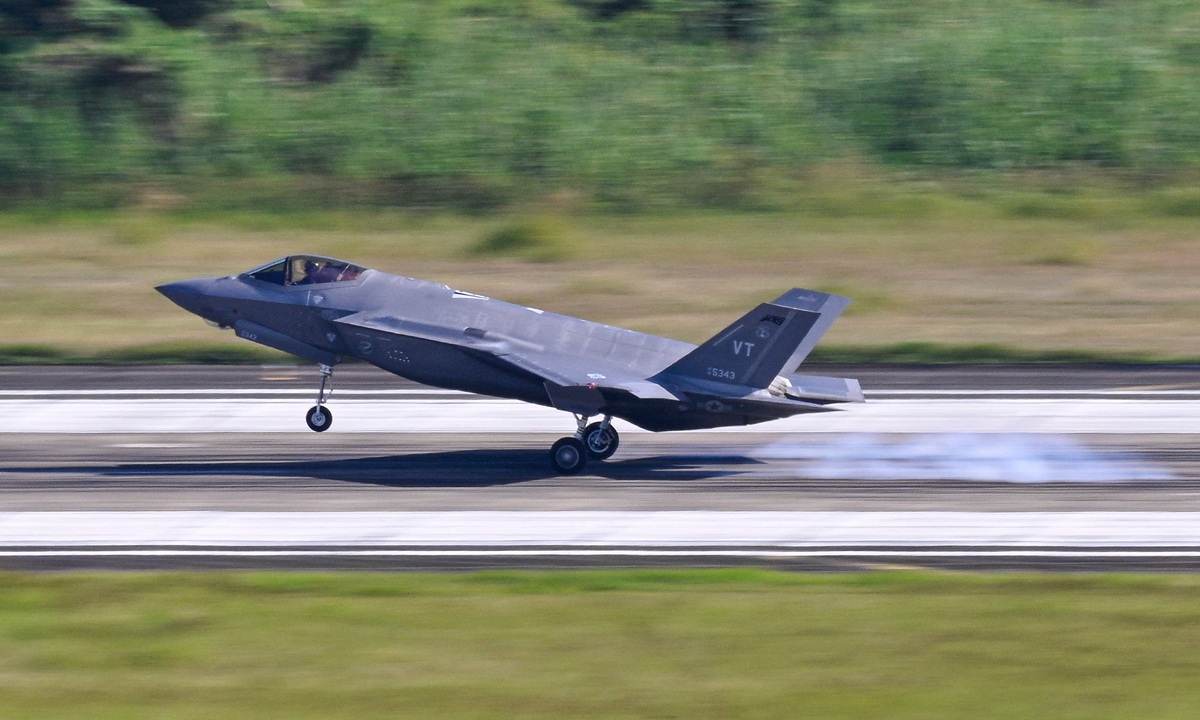 A US Air Force F-35A fighter jet prepares for landing at José Aponte de la Torre Airport, formerly Roosevelt Roads Naval Station, on December 20, 2025 in Ceiba, Puerto Rico. Photo: VCG