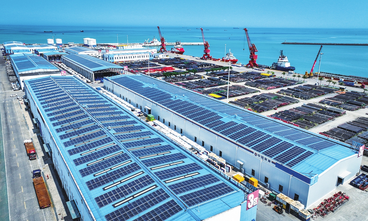 The photovoltaic project in South China's Hainan Province is officially connected to the grid for power generation on March 19, 2026. Photo: VCG