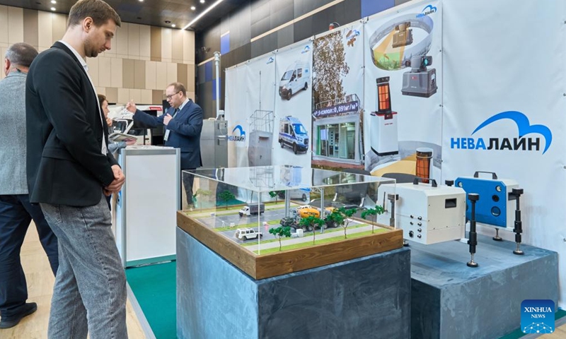 An automated vehicle emissions testing device is exhibited at the Ecology of a Big City international environmental forum in St. Petersburg, Russia, March 24, 2026. The forum kicked off here on Tuesday, attracting more than 6,000 participants. (Photo by Guo Feizhou/Xinhua)

