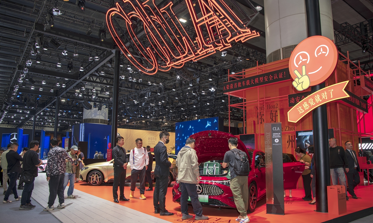 Visitors explore the exhibits at the Mercedes-Benz booth at the Guangzhou International Automobile Exhibition in Guangzhou, South China's Guangdong Province, on November 21, 2025. Photo: VCG