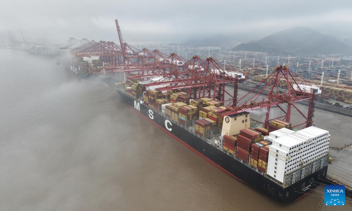 An aerial drone photo taken on March 29, 2026 shows cargo ships at Chuanshan area of Ningbo-Zhoushan Port, east China's Zhejiang Province. According to Ningbo-Zhoushan Port, from January to February 2026, the port handled 245 million tons of cargo, marking a year-on-year increase of 7.3 percent. Container throughput reached 7.987 million TEUs, up 19.8 percent year on year.

Currently, Ningbo-Zhoushan Port offers more than 300 container shipping routes linking over 700 ports in more than 200 countries and regions. (Xinhua/Huang Zongzhi)