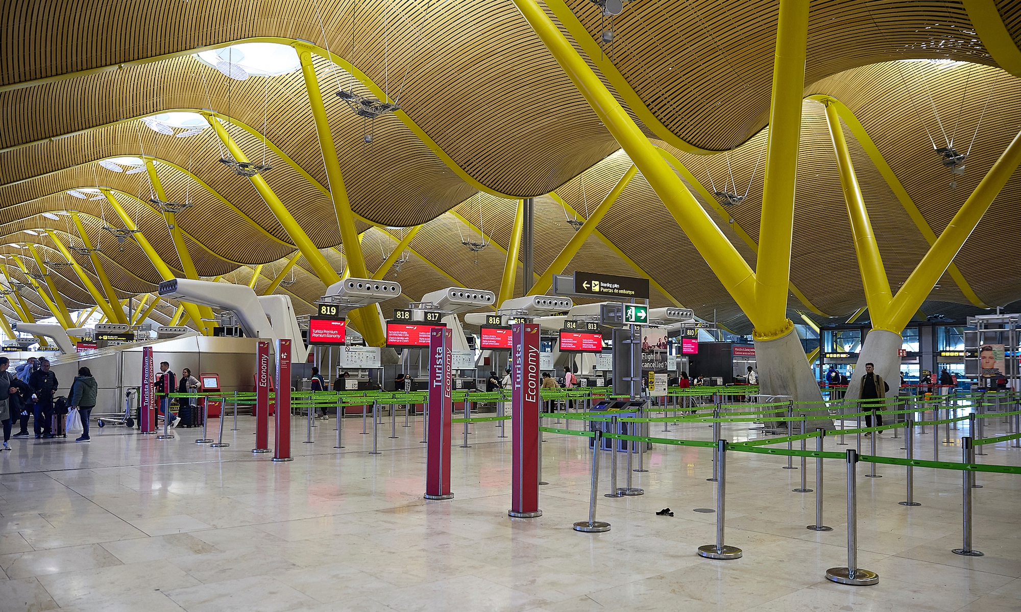 Check-in counters at Terminal T4 of Adolfo Suárez Madrid-Barajas Airport, on March 30, 2026, in Madrid (Spain). A Spain-based company engaged in the airports operation Aena's airport network expects to handle 70,505 flights between this Friday and April 6, whilst facing an indefinite strike by Groundforce affecting 12 key airports, according to media reports.  Photo: VCG