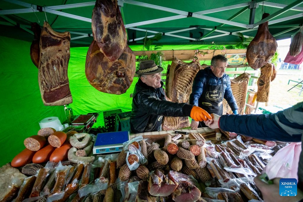 A traditional Karanac Spring Fair is held in the Baranja ethno-village of Karanac, Croatia, on March 29, 2026.

The fair gathered numerous visitors from across the region who came to enjoy traditional food, local products, and a vibrant cultural program. (Davor Javorovic/PIXSELL via Xinhua)