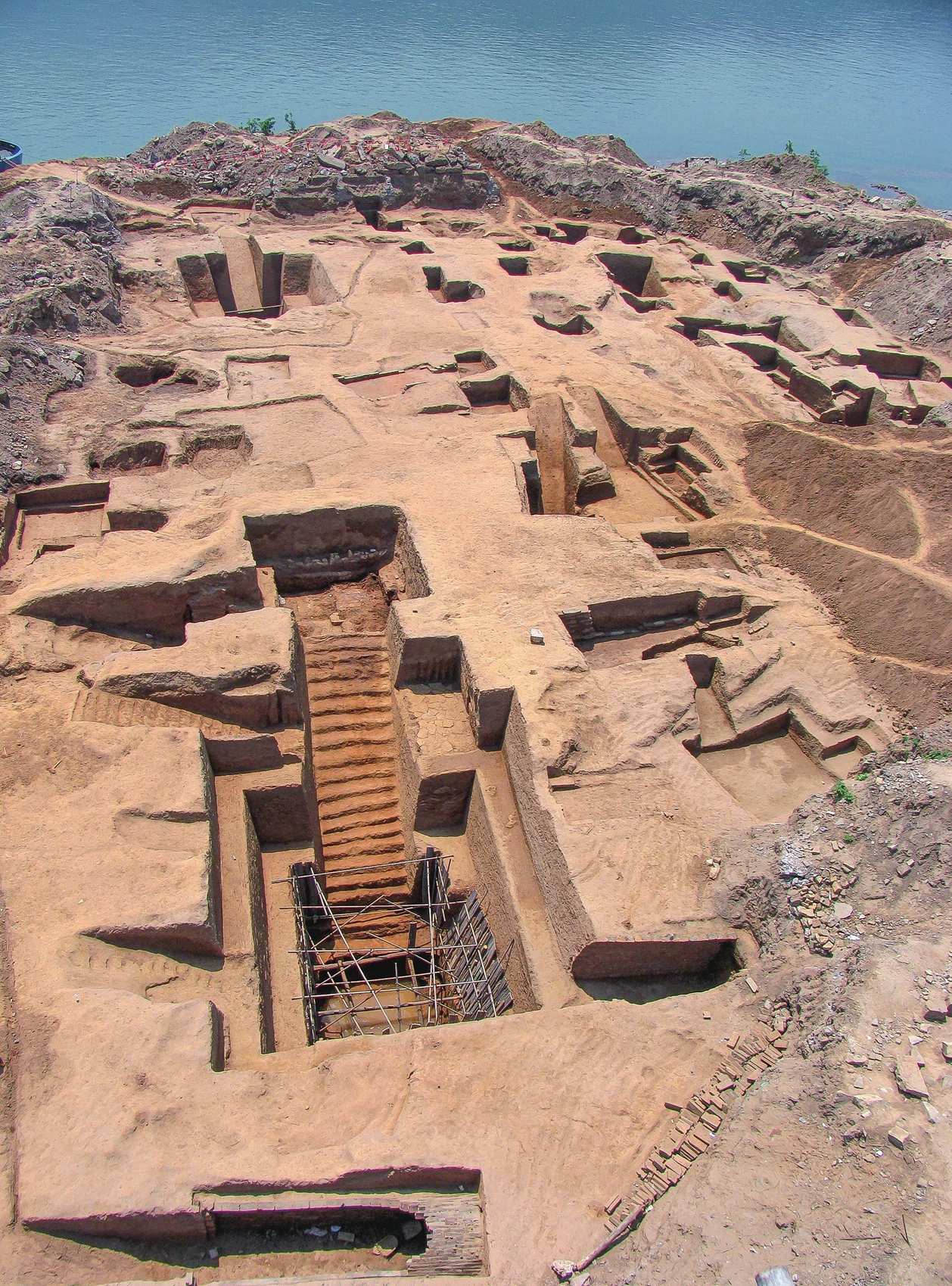 The Yong'an Town cemetery before it was submerged in water Photos on this page: Courtesy of Yuan Dongshan