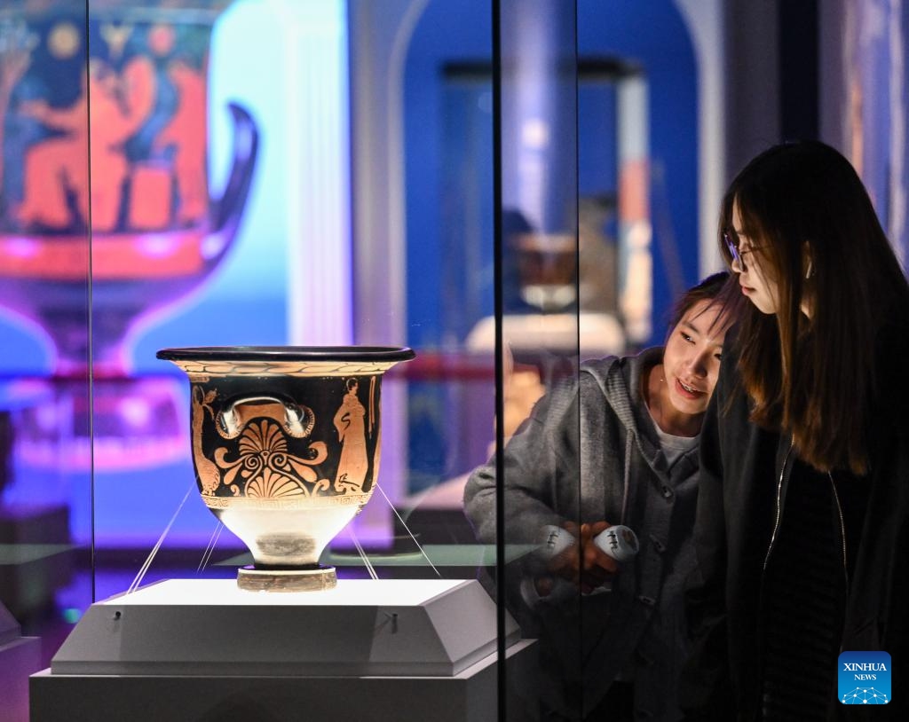 Visitors view an exhibit during the Myth on Pottery exhibition at Ningxia Museum in Yinchuan, northwest China's Ningxia Hui Autonomous Region, March 27, 2026. (Xinhua/Feng Kaihua)