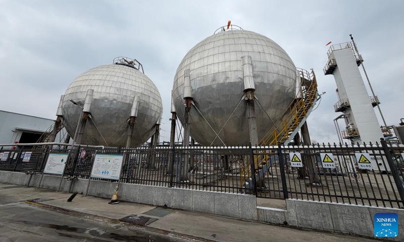 This photo taken on Jan. 21, 2026 shows a waste carbon dioxide recovery facility in the petrochemical industrial park of Jiujiang Economic and Technological Development Zone in Jiujiang City, east China's Jiangxi Province. (Xinhua/Chen Zhuzuo)