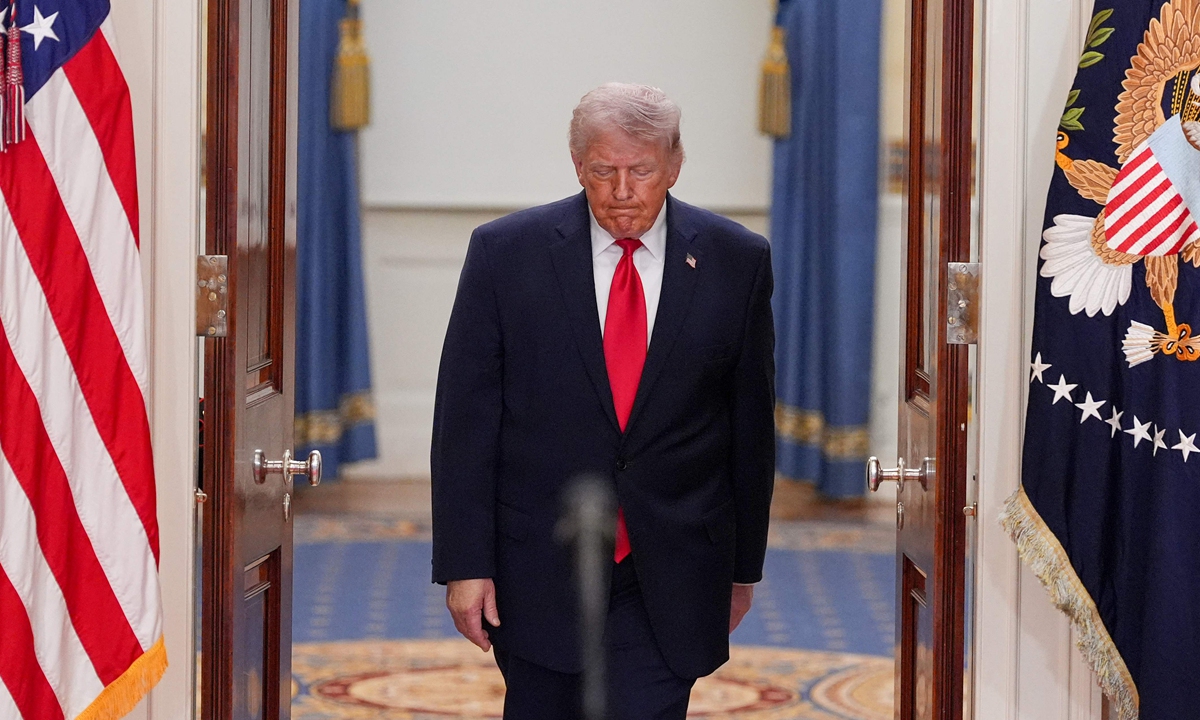US president Donald Trump arrives to speak about the Iran war from the Cross Hall of the White House on Wednesday, April 1, 2026. Photo: VCG
