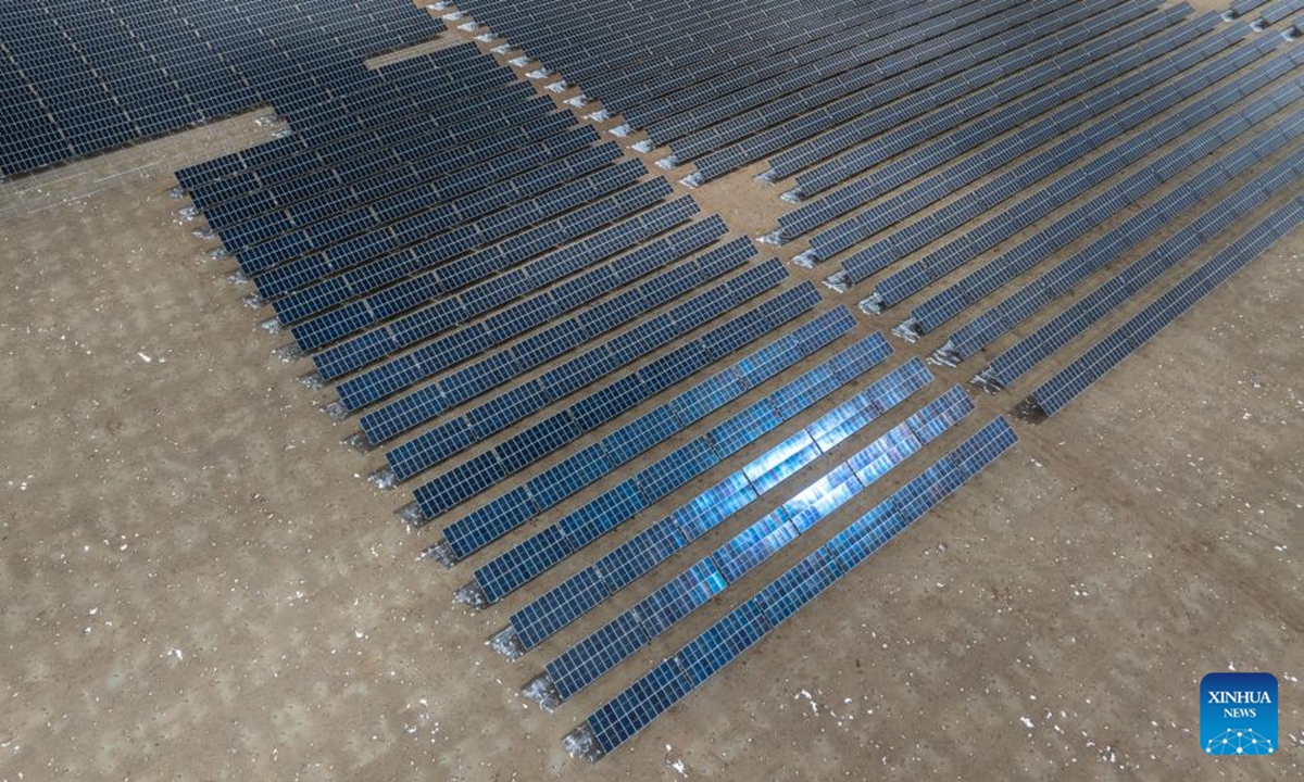 A drone photo taken on April 6, 2026 shows a view of a solar thermal and photovoltaic (PV) integrated project by China General Nuclear Power Group in Damxung County of Lhasa, southwest China's Xizang Autonomous Region. China General Nuclear Power Group announced on Monday that construction of a 50 MW trough-based concentrated solar power plant at an altitude of 4,550 meters started in southwest China's Xizang Autonomous Region. (Xinhua/Tenzin Nyida)