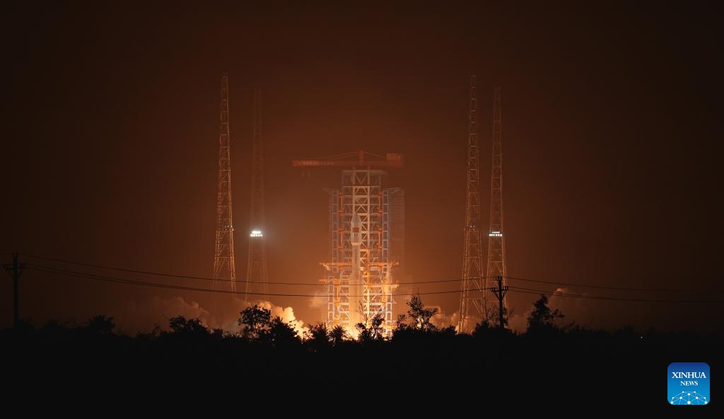 A Long March-8 carrier rocket carrying 18 internet satellites blasts off from the Hainan commercial spacecraft launch site in south China's Hainan Province on April 7, 2026.

China launched a Long March-8 carrier rocket on Tuesday in the southern island province of Hainan, sending 18 internet satellites into space.

The rocket blasted off at 9:32 p.m. (Beijing Time) from the Hainan commercial spacecraft launch site. It successfully placed the payloads, the 7th batch of networking satellites for the Qianfan Constellation, into preset orbit. (Photo by Liu Jianqiu/Xinhua)