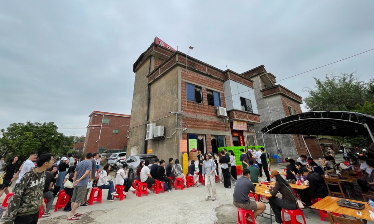 Visitors line up at Mo's restaurant in Shunde, South China's Guangdong Province, on April 4, 2026. Photos: Courtesy of Wu

