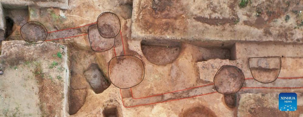 This undated diagram shows a channel linking to individual buildings or kilns at the Wangchenggang site in Dengfeng, central China's Henan Province. (Henan Provincial Institute of Cultural Heritage and Archaeology/Handout via Xinhua)