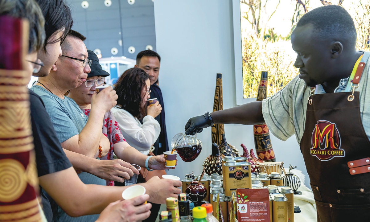 Ethiopian coffee attracts large crowds of local visitors for tastings at the fourth China-Africa Economic and Trade Expo in Changsha, Central China's Hunan Province, on June 14, 2025. Photo: VCG