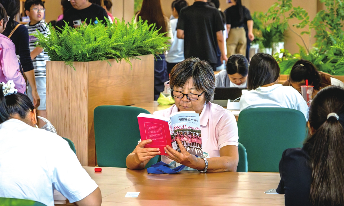 Citizens read in Xiong'an Library on October 2, 2025. Photo: VCG