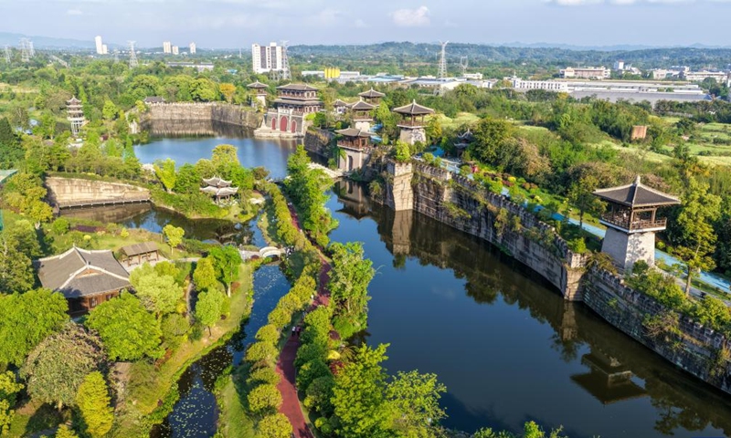 An aerial drone photo taken on April 11, 2026 shows the scenery of Yudaihe park in southwest China's Chongqing. (Xinhua/Tang Yi)