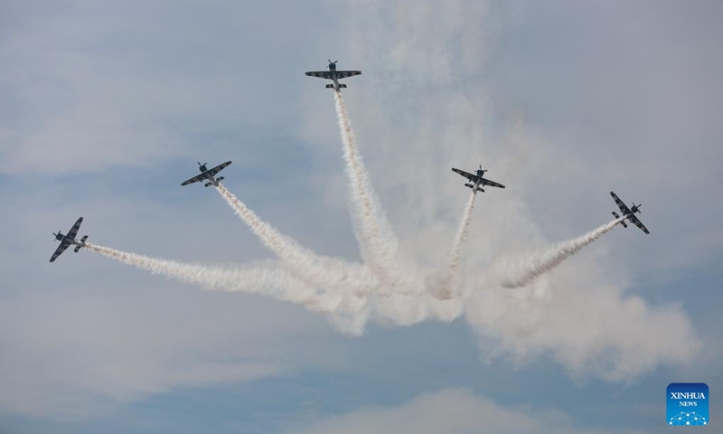 Aircraft perform at the 2026 International Air and Space Fair (FIDAE) in Santiago, Chile, April 12, 2026. The FIDAE 2026 closed here on Sunday. (Xinhua/Zhou Jiayi)