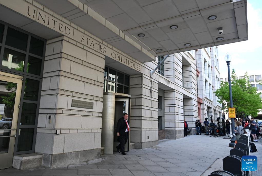 Media crews are positioned near the entrance to the U.S. District Court for the District of Columbia in Washington, D.C., the United States, April 27, 2026. (Xinhua/Li Rui)

