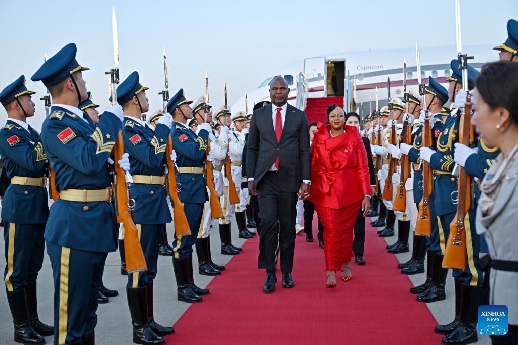 President of the Republic of Mozambique Daniel Francisco Chapo arrives in Beijing, capital of China, during his state visit, on April 20, 2026. Chapo arrived in Beijing after he visited Hunan and Qinghai provinces. (Xinhua/Cai Yang)

