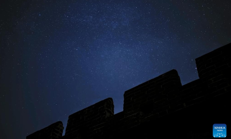 This photo taken on April 15, 2026 shows a view of the starry sky above the Jinshanling section of the Great Wall in Chengde City, north China's Hebei Province. (Xinhua/Xing Guangli)