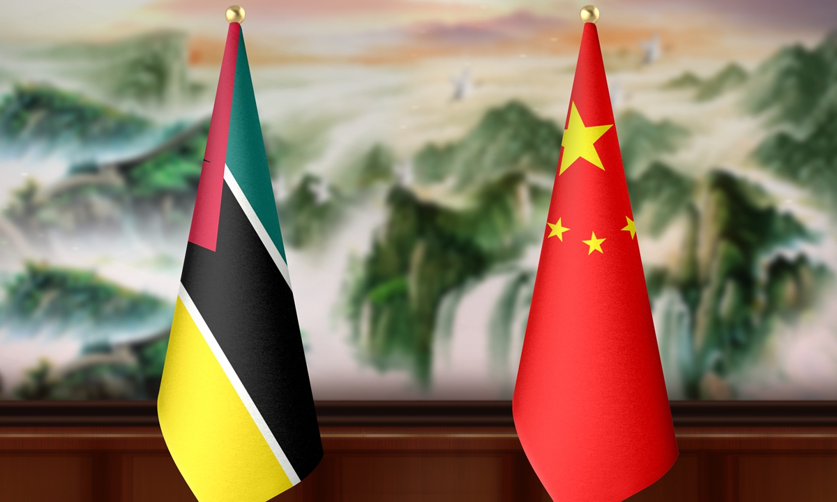 Flags of Mozambique and China Photo: VCG