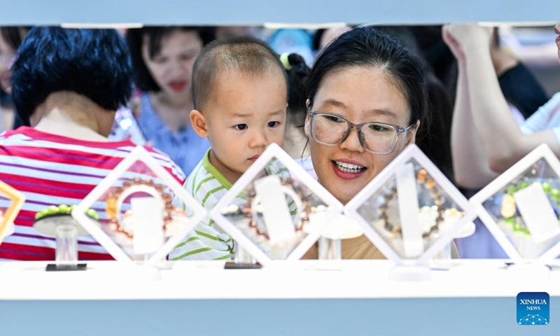 People visit the sixth China International Consumer Products Expo (CICPE) in Haikou, south China's Hainan Province, April 18, 2026. The sixth China International Consumer Products Expo (CICPE), a key gateway into China's vast consumer market and a platform for China to offer more quality consumer products to the rest of the world, concluded in the tropical island province of Hainan Saturday. Photo: Xinhua
