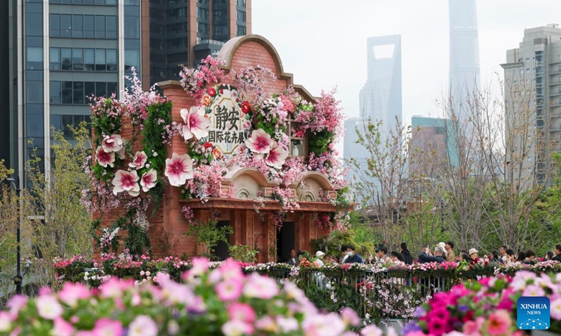 This photo taken on April 18, 2026 shows a scene at a flower fair in Jing'an District of Shanghai, east China. The 2026 Shanghai International Flower Show opened on Saturday with events in two main venues, 10 sub-venues and multiple exhibition spots across the city. (Xinhua/Wang Xiang)