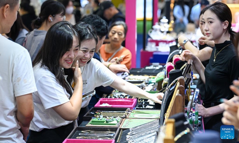 People visit the sixth China International Consumer Products Expo (CICPE) in Haikou, south China's Hainan Province, April 18, 2026. The sixth China International Consumer Products Expo (CICPE), a key gateway into China's vast consumer market and a platform for China to offer more quality consumer products to the rest of the world, concluded in the tropical island province of Hainan Saturday. Photo: Xinhua