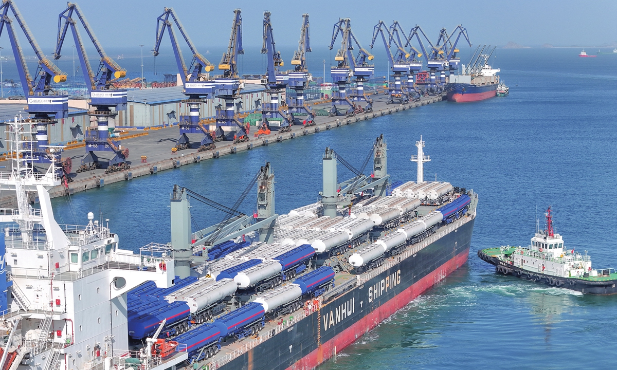 A China-Africa liner carrying large oil tank trucks departs from Yantai Port in East China's Shandong Province on April 20, 2026, bound for C?te d'Ivoire. In the first quarter, cargo volume on Yantai's China-Africa break-bulk routes exceeded 2 million tons, supporting Africa's development. Photo: VCG