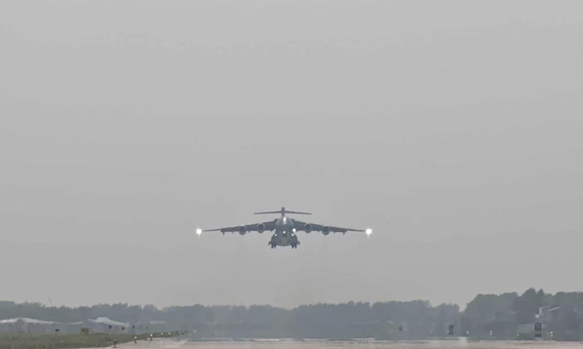 A Y-20B transport aircraft of the People's Liberation Army Air Force (PLAAF) on Monday afternoon took off and headed for South Korea to repatriate the remains of the 13th batch of Chinese People's Volunteers martyrs.